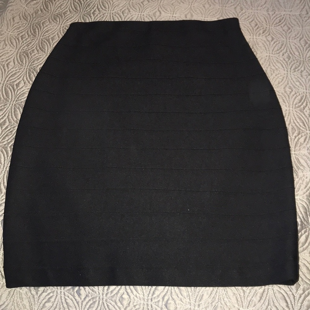 Joseph Ribkoff EUC black bandage skirt